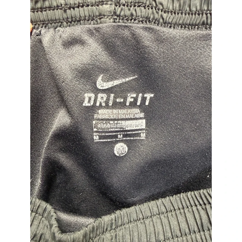 Nike Dri Fit Tempo Running Shorts Womens Medium Black White Mesh Panel Workout‎